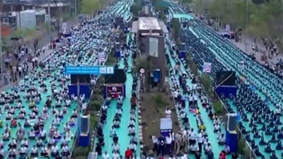 Over 1 lakh people performed Yoga with CM Bhupendra Patel in Surat. (Twitter/ ANI) Over 1 lakh people performed Yoga with CM Bhupendra Patel in Surat. (Twitter/ ANI)