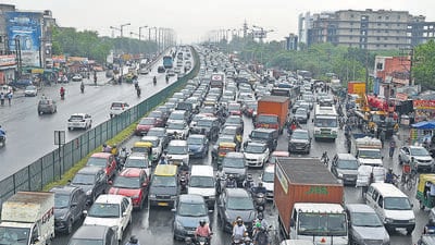 Vehicles stuck in traffic jam at NH-48 near Hero Honda Chowk, in Gurugram on Wednesday. (Parveen Kumar/HT) Vehicles stuck in traffic jam at NH-48 near Hero Honda Chowk, in Gurugram on Wednesday. (Parveen Kumar/HT)