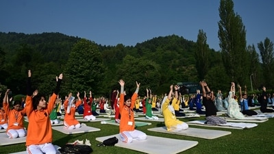 Students perform yoga on the occasion of International Day of Yoga in Srinagar. (Hindustan Times/ Waseem Andrabi) Students perform yoga on the occasion of International Day of Yoga in Srinagar. (Hindustan Times/ Waseem Andrabi)