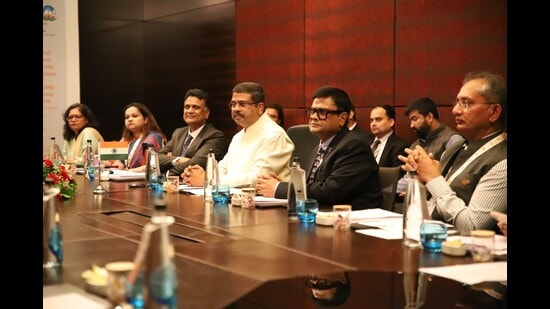 The minister engaged in conversations with HE Dr Ahmed Belhoul Al Falasi, the minister of Education, UAE. (HT PHOTO)