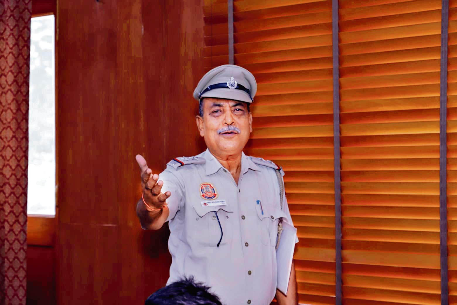 Brij Bhushan Tyagi, Sub Inspector in Jagat Puri Police Station, has worked with musicians in Hindi cinema and even writes English songs, which he aspires to record post retirement. Brij Bhushan Tyagi, Sub Inspector in Jagat Puri Police Station, has worked with musicians in Hindi cinema and even writes English songs, which he aspires to record post retirement.