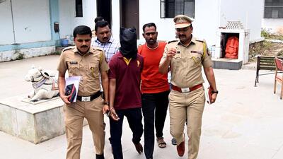 On Wednesday night, a team of Pune rural police arrested Sudhir alias Rahul Dattatray Handore from Andheri railway station. (Kalpesh Nukte/HT PHOTO)