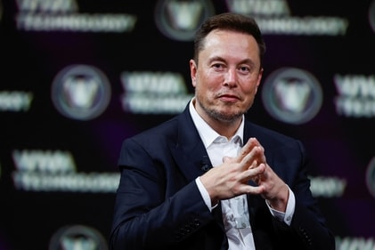 Elon Musk, Chief Executive Officer of SpaceX and Tesla and owner of Twitter, gestures as he attends the Viva Technology conference dedicated to innovation and startups at the Porte de Versailles exhibition centre in Paris, France, June 16, 2023. REUTERS/Gonzalo Fuentes (REUTERS)