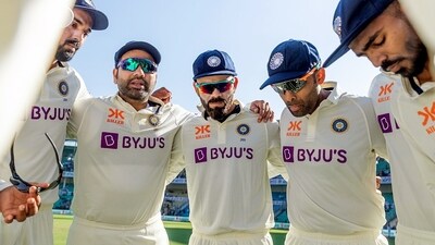 Indian players in a huddle (BCCI Twitter)
