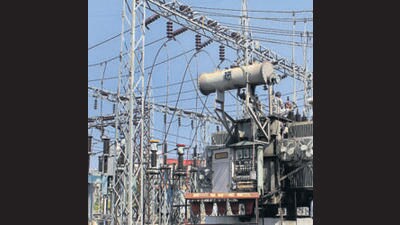 Amid rising humidity levels, the peak electricity consumption of Mohali district crossed the 1,000MW mark on Thursday, leading to power disruptions at several places due to load on transformers. (HT File) Amid rising humidity levels, the peak electricity consumption of Mohali district crossed the 1,000MW mark on Thursday, leading to power disruptions at several places due to load on transformers. (HT File)