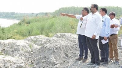 Members of the Haryana Vidhan Sabha’s Public Accounts committee carrying out an inspection at a mining site. (HT Photo) Members of the Haryana Vidhan Sabha’s Public Accounts committee carrying out an inspection at a mining site. (HT Photo)