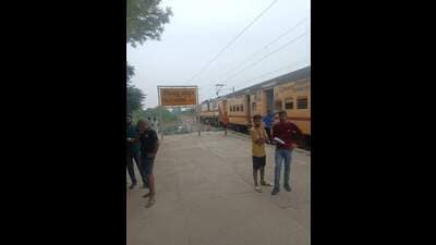 Passengers at Pillu Khera railway station on Friday. (HT photo)