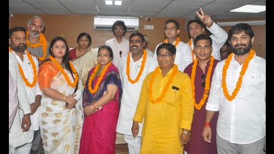 The 12 Executive members won the election unopposed in the executive hall of Ghaziabad Municipal Corporation in Ghaziabad , India on Friday. (Sakib Ali/HT Photo) The 12 Executive members won the election unopposed in the executive hall of Ghaziabad Municipal Corporation in Ghaziabad , India on Friday. (Sakib Ali/HT Photo)