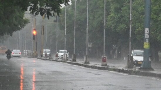 The minimum temperature settled one notch below normal at 27.4 degrees Celsius. (HT_PRINT)