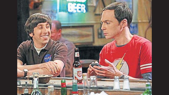 On The Big Bang Theory, Sheldon (right) would make fun of Howard for having a degree from MIT. However, most elite universities offer good online learning opportunities, such as the MicroMasters credential programs offered by MITx.