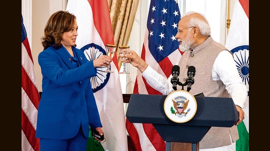 Prime Minister Narendra Modi and US vice president Kamala Harris raise a toast during a State Visit Luncheon in Washington. (AP)