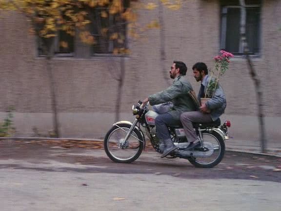 A scene from Abbas Kiarostami’s Close-up (1990). (Film still)