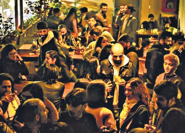 Heading out on weekdays has its perks. Restaurants try harder. Food will arrive faster because the kitchen is less stressed, staff will be more accommodating about requests, and you won’t be rushed into finishing your meal. (Instagram / @summerhouse_delhi) Heading out on weekdays has its perks. Restaurants try harder. Food will arrive faster because the kitchen is less stressed, staff will be more accommodating about requests, and you won’t be rushed into finishing your meal. (Instagram / @summerhouse_delhi)