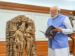 Prime Minister Narendra Modi inspects antiquities that have returned from Australia, in New Delhi. (File)