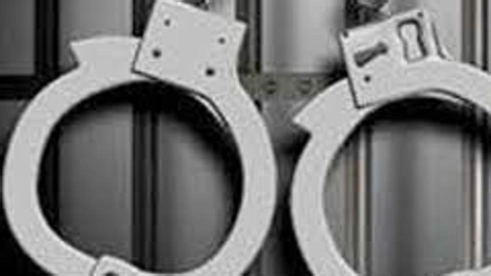 Delhi: Man snatches woman's earrings, swallows them | Latest News Delhi - Vimarsana News