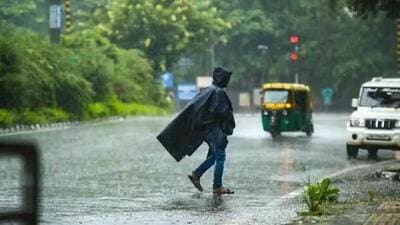 According to officials from the IMD, the monsoon’s advancement by two days suggests that it is expected to arrive in the city on its usual date of June 26. (HT Files) According to officials from the IMD, the monsoon’s advancement by two days suggests that it is expected to arrive in the city on its usual date of June 26. (HT Files)