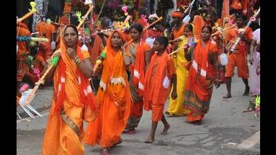 Devotees at KV temple to be greeted with rose showers (HT file photo)