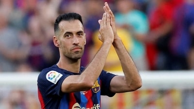 fC Barcelona's Sergio Busquets applauds fans as he is substituted during his last match for FC Barcelona at Camp Nou (REUTERS)