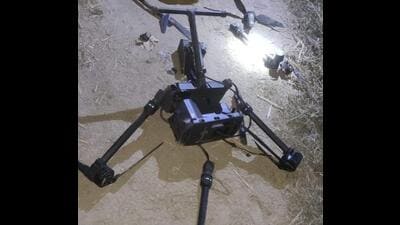 The Border Security Force (BSF) shot down a Pakistani drone that intruded into Indian territory in Punjab’s Tarn Taran district on Friday night. (HT file photo) The Border Security Force (BSF) shot down a Pakistani drone that intruded into Indian territory in Punjab’s Tarn Taran district on Friday night. (HT file photo)
