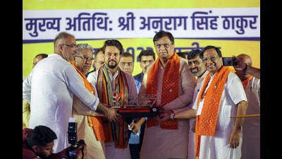 Union minister for youth affairs and sports Anurag Thakur being felicitated by BJP leaders during a rally in Panipat on Saturday. (ANI) Union minister for youth affairs and sports Anurag Thakur being felicitated by BJP leaders during a rally in Panipat on Saturday. (ANI)