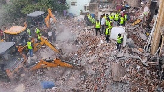 Sadhna Housing Colony building in Jamnagar collapsed on Friday (Twitter Photo)
