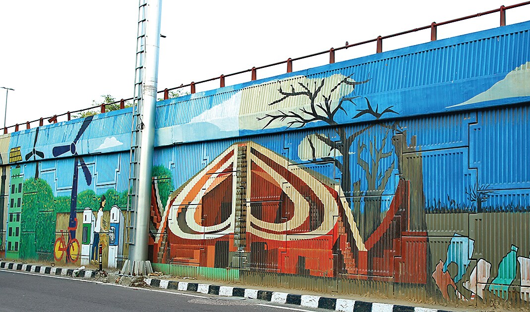 Adorning the monuments of Delhi, the commuting flyover between Greater Kailash to Kalkaji has all the bright hues to please the commuters. (Photo: Raajessh Kashyap/HT) Adorning the monuments of Delhi, the commuting flyover between Greater Kailash to Kalkaji has all the bright hues to please the commuters. (Photo: Raajessh Kashyap/HT)