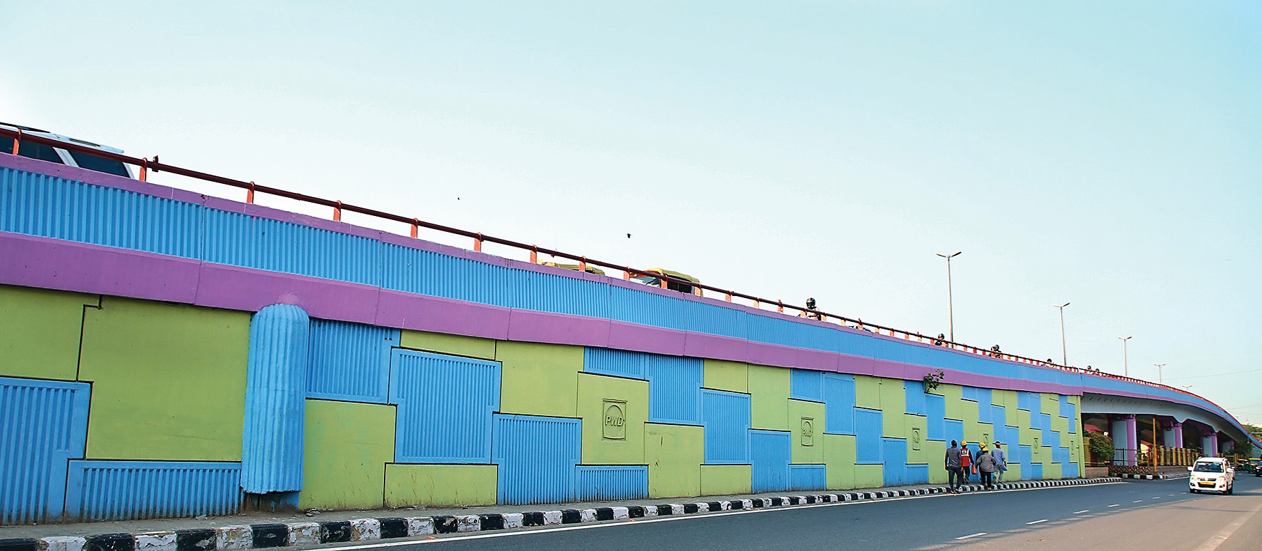 Pastel shades and block patterns offer a soothing break from the otherwise concrete walls of the Raj Nagar flyover between Safdarjung Hospital and Sarojini Nagar. (Photos: Raajessh Kashyap/HT) Pastel shades and block patterns offer a soothing break from the otherwise concrete walls of the Raj Nagar flyover between Safdarjung Hospital and Sarojini Nagar. (Photos: Raajessh Kashyap/HT)