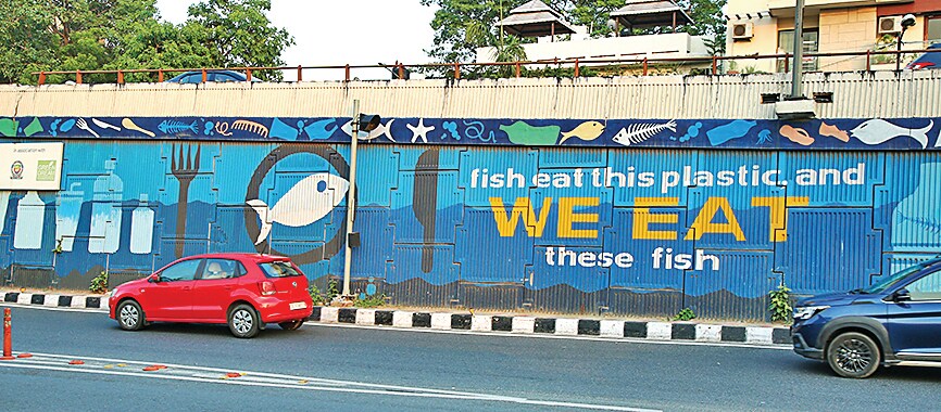 The newly painted flyover outside Savitri Cinema carries a meaningful message on curbing plastic usage and protecting the environment while also providing a visual treat to travellers. (Photo: Raajessh Kashyap/HT) The newly painted flyover outside Savitri Cinema carries a meaningful message on curbing plastic usage and protecting the environment while also providing a visual treat to travellers. (Photo: Raajessh Kashyap/HT)