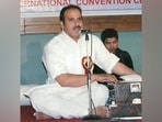 Ustaad Waheed Jeelani, a celebrated vocalist, has emerged as a guiding light, bridging cultures and captivating audiences worldwide with his soul-stirring performances. Ustaad Waheed Jeelani, a celebrated vocalist, has emerged as a guiding light, bridging cultures and captivating audiences worldwide with his soul-stirring performances.