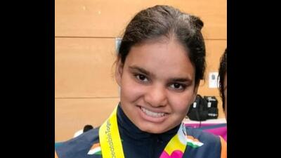 Chandigarh’s Prathna Bhatia bagged a silver medal in the 25x4 freestyle relay event at the Special Olympics. (HT Photo)