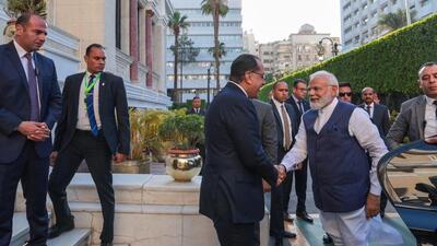 Egypt PM Mostafa Madbouly receives PM Modi in Cairo (Twitter/@narendramodi) Egypt PM Mostafa Madbouly receives PM Modi in Cairo (Twitter/@narendramodi)
