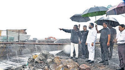 On Sunday morning, after the stinging criticism of the BMC, Shinde visited several spots and asked officers to take corrective steps. Putting up a defence in front of the media, the CM said that despite 70 mm of rain, traffic on Milan Subway had operated smoothly, as pumping systems ensured that the flood water was pumped out. (PTI) On Sunday morning, after the stinging criticism of the BMC, Shinde visited several spots and asked officers to take corrective steps. Putting up a defence in front of the media, the CM said that despite 70 mm of rain, traffic on Milan Subway had operated smoothly, as pumping systems ensured that the flood water was pumped out. (PTI)