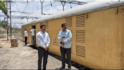 The train consists of 14 VPU coaches with 90% white goods including electronic items like AC, fridge, TV etc. with a total weight of 322 tonnes and this has earned the railway more than ₹15 lakhs. (HT PHOTO) The train consists of 14 VPU coaches with 90% white goods including electronic items like AC, fridge, TV etc. with a total weight of 322 tonnes and this has earned the railway more than ₹15 lakhs. (HT PHOTO)