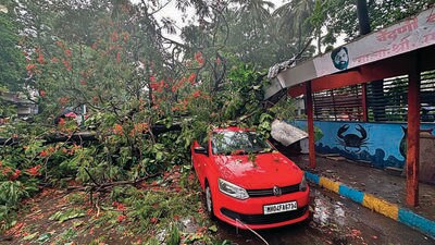 There were two major incidents of building collapses reported in Ghatkopar east and Vile Parle. Two people died and three were injured in the Vile Parle balcony collapse while rescue operations were still in progress at the Ghatkopar building collapse site. Three residents were rescued while two others were still trapped under the debris till the time of going to press. (Praful Gangurde / HT Photo) There were two major incidents of building collapses reported in Ghatkopar east and Vile Parle. Two people died and three were injured in the Vile Parle balcony collapse while rescue operations were still in progress at the Ghatkopar building collapse site. Three residents were rescued while two others were still trapped under the debris till the time of going to press. (Praful Gangurde / HT Photo)