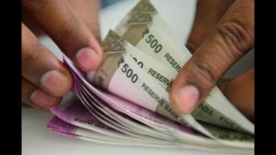 The accused had left a cash container at the company office with ₹26.80 lakh and fled with rest of the money. (HT File Photo)