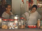 CM Mamata Banerjee serves tea in Bengal. (ANI) CM Mamata Banerjee serves tea in Bengal. (ANI)