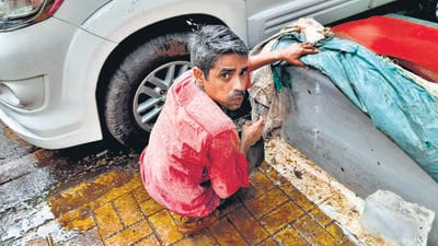 Shivaji Park ice seller feels the chills as residents spar over his trade Shivaji Park ice seller feels the chills as residents spar over his trade