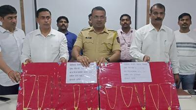 Two chain snatchers held in Bhiwandi, opens 12 cases Two chain snatchers held in Bhiwandi, opens 12 cases