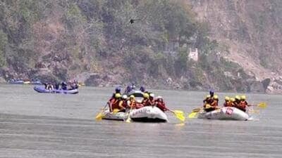 On Sunday noon, the water flow was recorded at 292.20m leading to the sounding of an alert in nearby areas. (HT file photo) On Sunday noon, the water flow was recorded at 292.20m leading to the sounding of an alert in nearby areas. (HT file photo)