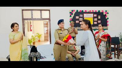 Talk to raise awareness about women’s safety underway at Lucknow University on Monday. (HT PHOTO) Talk to raise awareness about women’s safety underway at Lucknow University on Monday. (HT PHOTO)