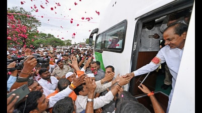 Telangana chief minister K Chandrasekhar Rao being welcomed by supporters, in Solapur on Monday. (ANI) Telangana chief minister K Chandrasekhar Rao being welcomed by supporters, in Solapur on Monday. (ANI)