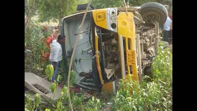 The overturned bus at the accident spot (HT PHOTO)