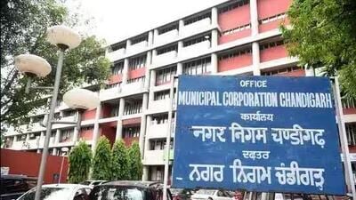 Vaidya, who was in the city to attend a CSIR programme, was specially called by MC officials to address the concerns of the councillors. (HT Files) Vaidya, who was in the city to attend a CSIR programme, was specially called by MC officials to address the concerns of the councillors. (HT Files)