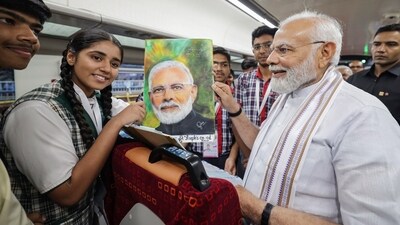 PM Modi reached Rani Rani Kamalapati Railway Station at 10:3- am on Tuesday and flagged off five Vande Bharat Express trains - two physically and three in virtual mode. (ANI/PIB) PM Modi reached Rani Rani Kamalapati Railway Station at 10:3- am on Tuesday and flagged off five Vande Bharat Express trains - two physically and three in virtual mode. (ANI/PIB)