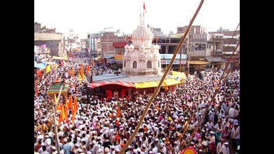 Pandharpur has drawn leaders of varying hues regardless of their political ambitions. (HT PHOTO) Pandharpur has drawn leaders of varying hues regardless of their political ambitions. (HT PHOTO)