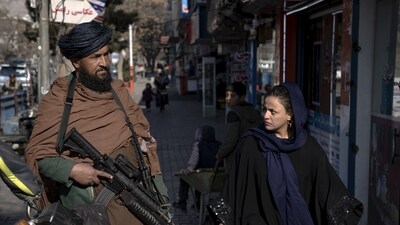 Afghanistan: A Taliban fighter stands guard in Kabul, Afghanistan. (AP) Afghanistan: A Taliban fighter stands guard in Kabul, Afghanistan. (AP)