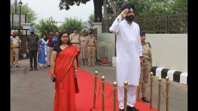 Rural Development, Panchayat Minister Laljit Singh Bhullar taking a guard of honor in Ludhiana. (HT Photo) Rural Development, Panchayat Minister Laljit Singh Bhullar taking a guard of honor in Ludhiana. (HT Photo)