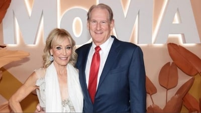 Paula Crown and James Crown at MoMA's Party in the Garden 2022, in New York. (CBSnews screenshot/twitter ) Paula Crown and James Crown at MoMA's Party in the Garden 2022, in New York. (CBSnews screenshot/twitter )