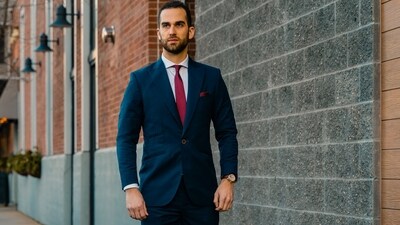 Classic is the way to go: For job interviews, it is advisable to opt forclassic attire and neutral colours like black, grey, navy, and beige, asthey are professional and don't divert the interviewer's attention. (Unsplash)