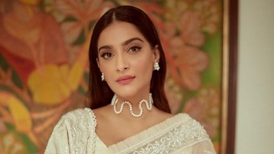 Sonam Kapoor to attend UK-India week. Sonam Kapoor to attend UK-India week.